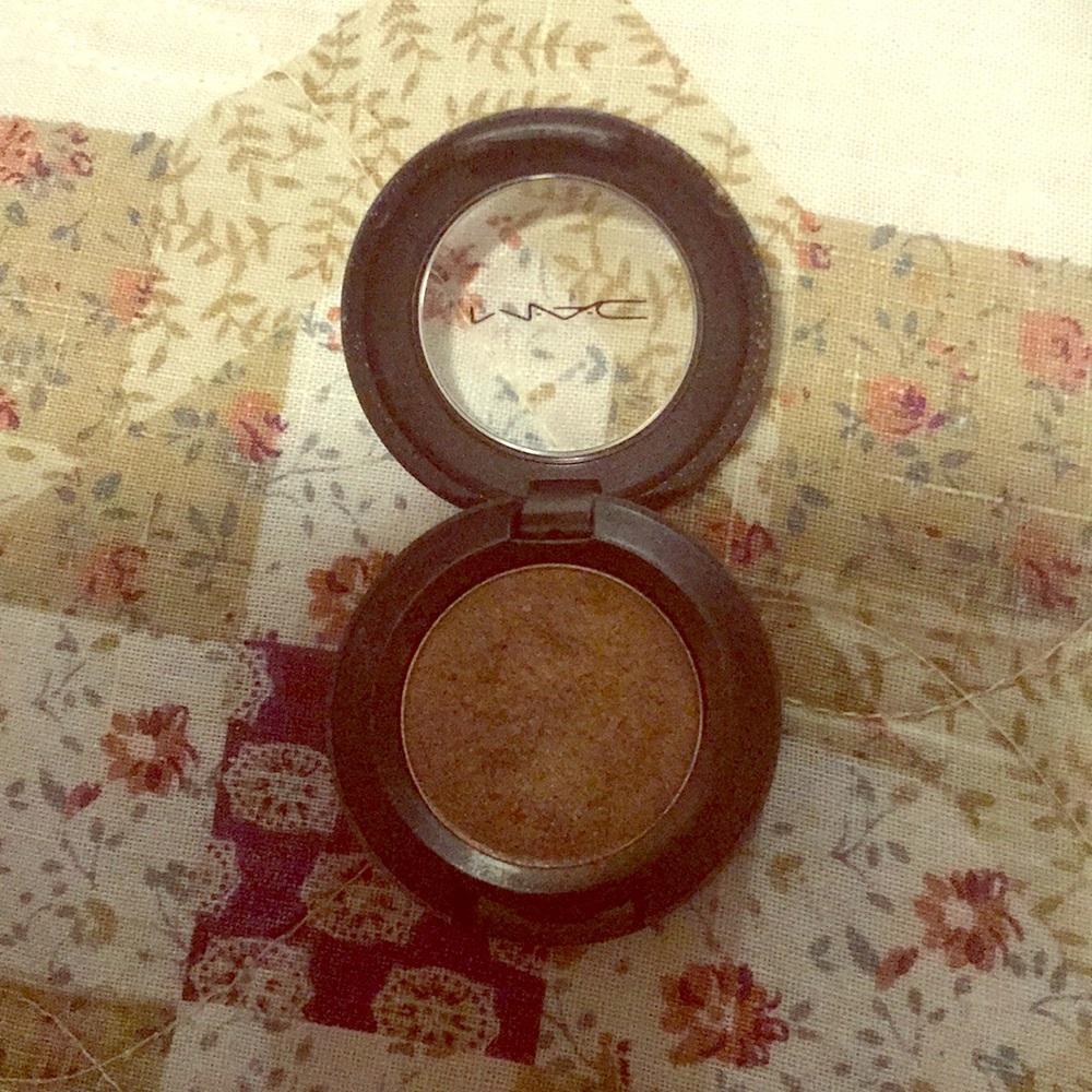 MAC Eye-Shadow